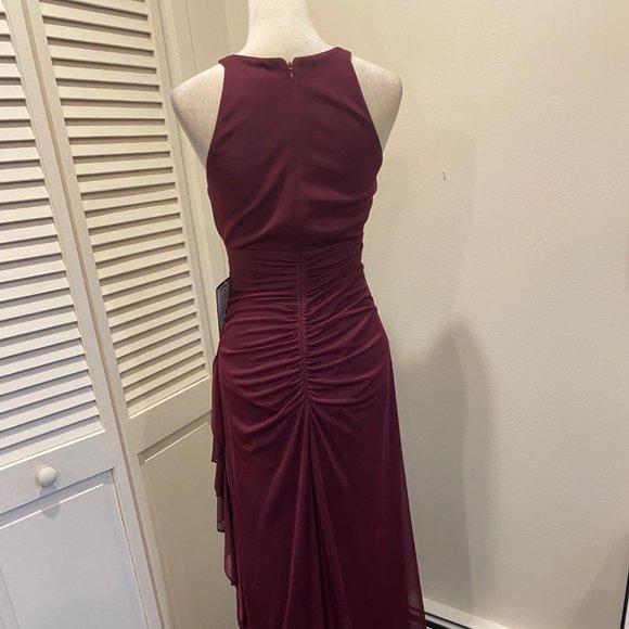 BETSY & ADAM EMBELLISHED GOWN - Picture 5 of 12